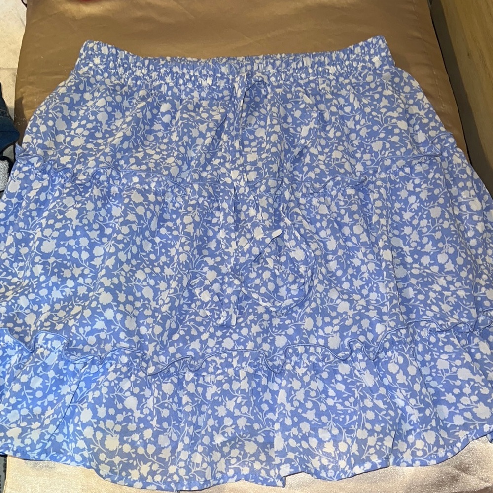 Blue flower printed skirt